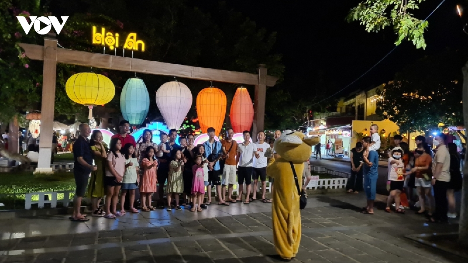 Hàng ngàn du khách tham gia Lễ hội “Giao lưu văn hóa Hội An – Nhật Bản” 