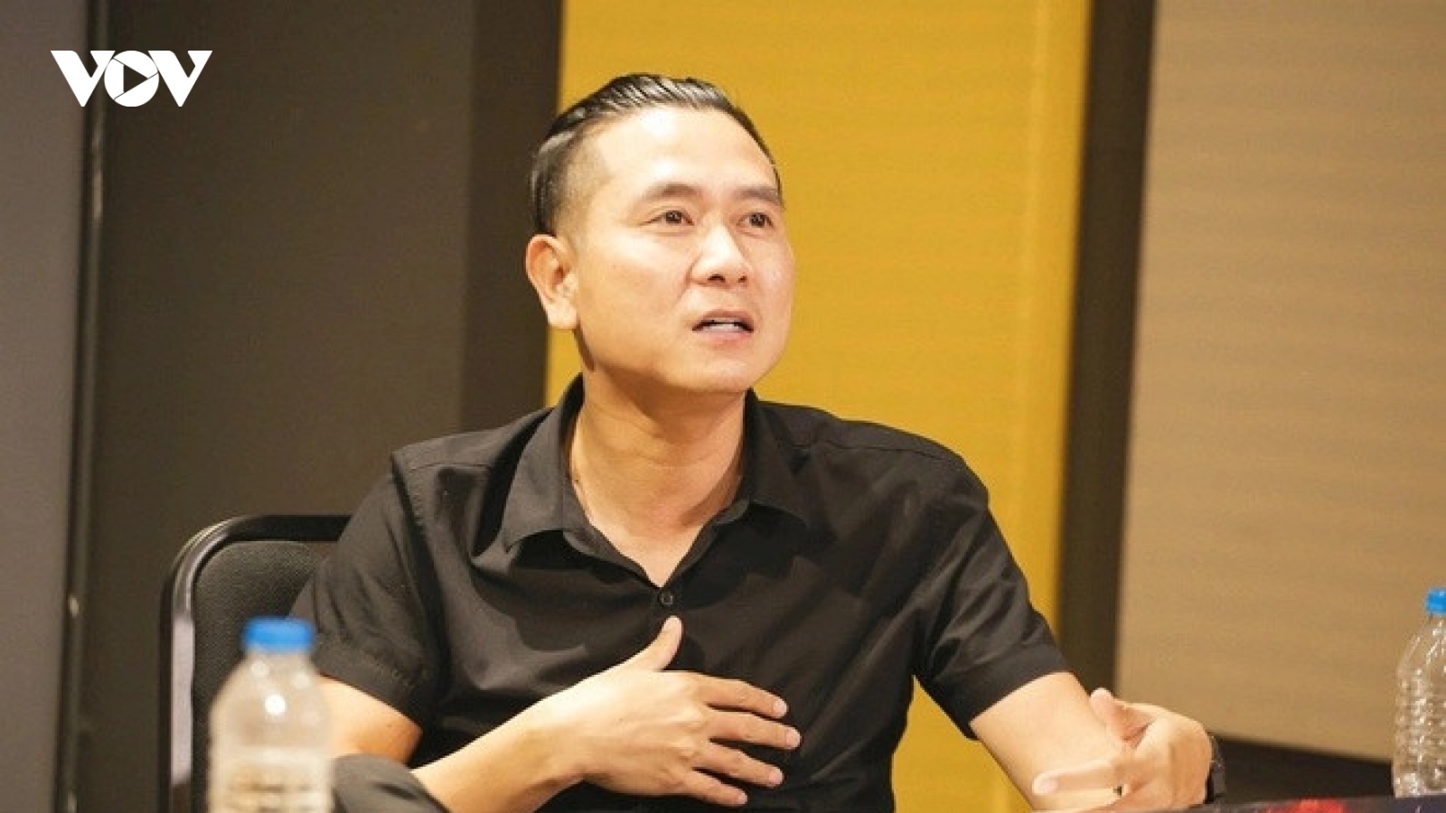 Hồ Hoài Anh đã đến Học viện Âm nhạc Quốc gia Việt Nam giải trình