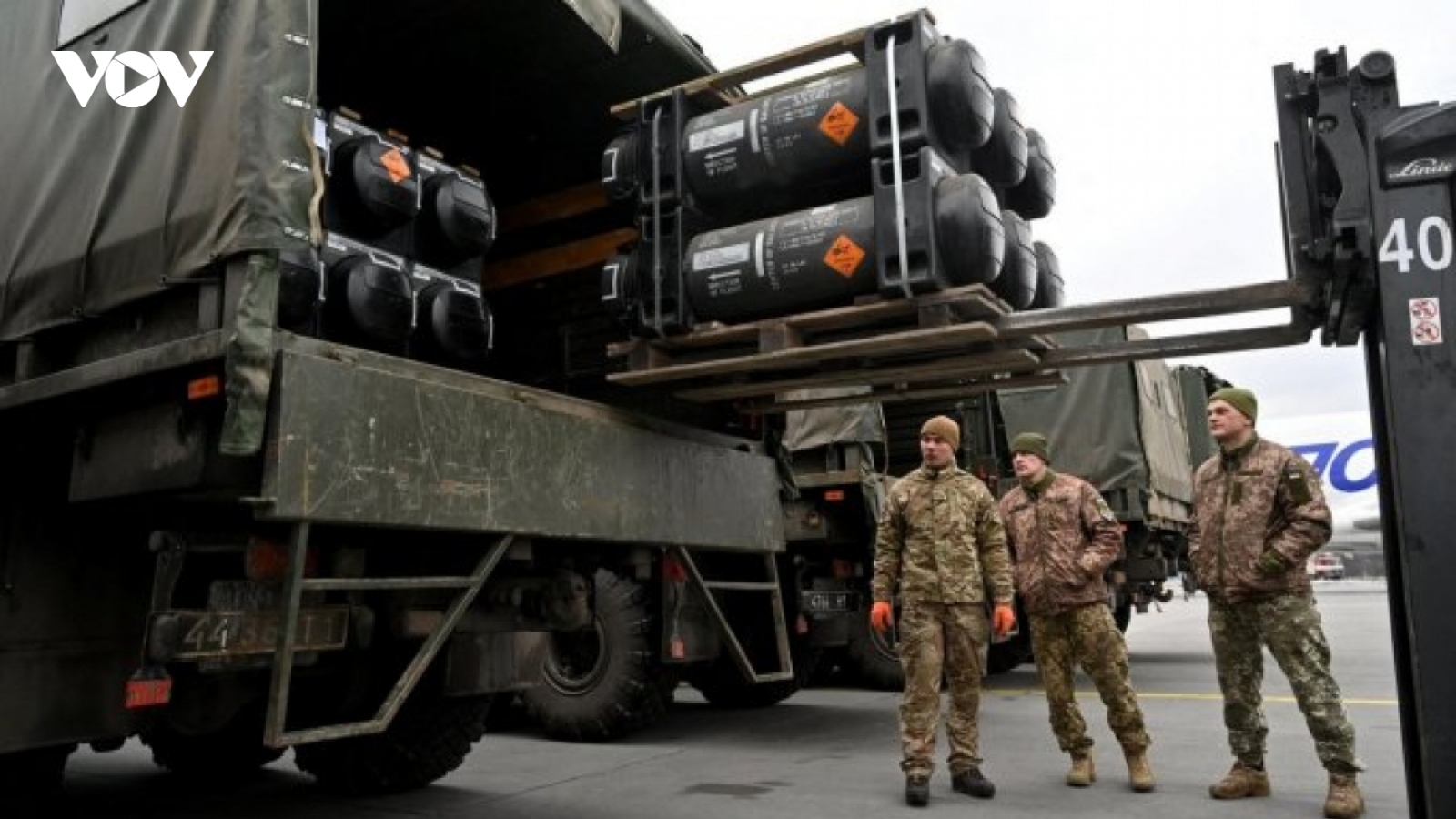 Politico: Mỹ có thể bí mật chuyển vũ khí đến Ukraine nhiều hơn thông báo