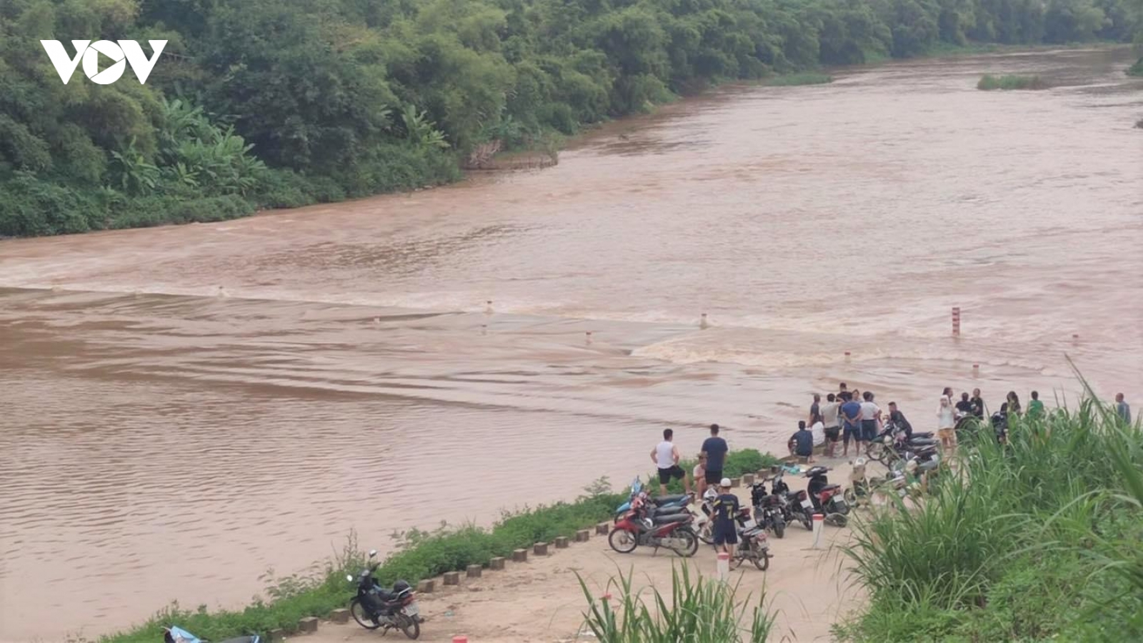 Đi bộ qua ngầm, nam sinh bị lũ cuốn trôi ở Lạng Sơn