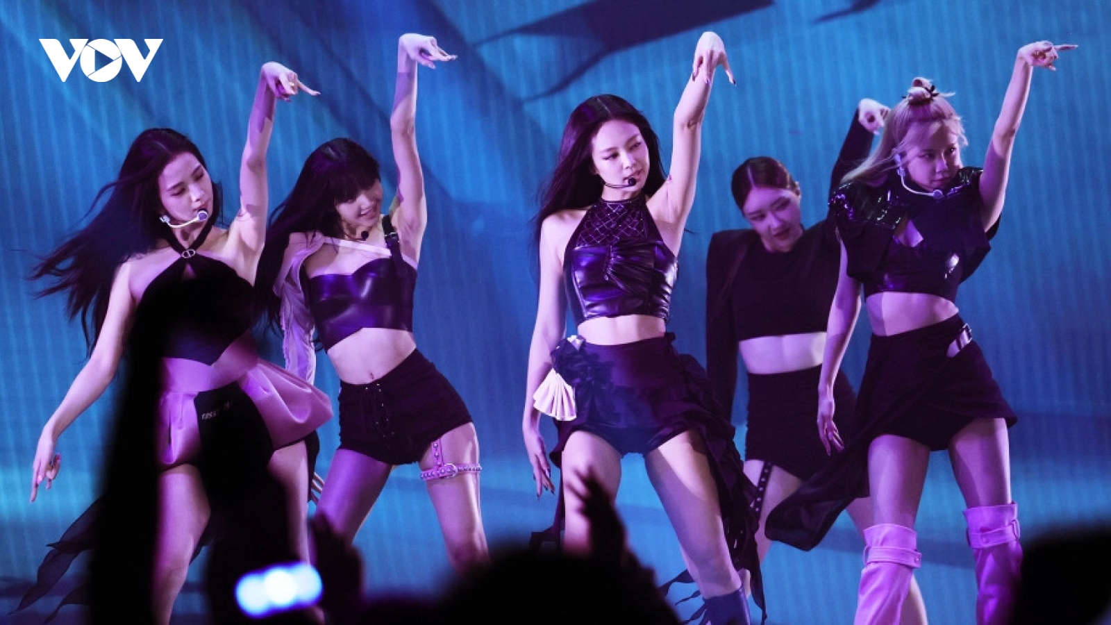 BLACKPINK "đốt cháy" sân khấu lễ trao giải MTV VMAs 2022 với "Pink Venom"