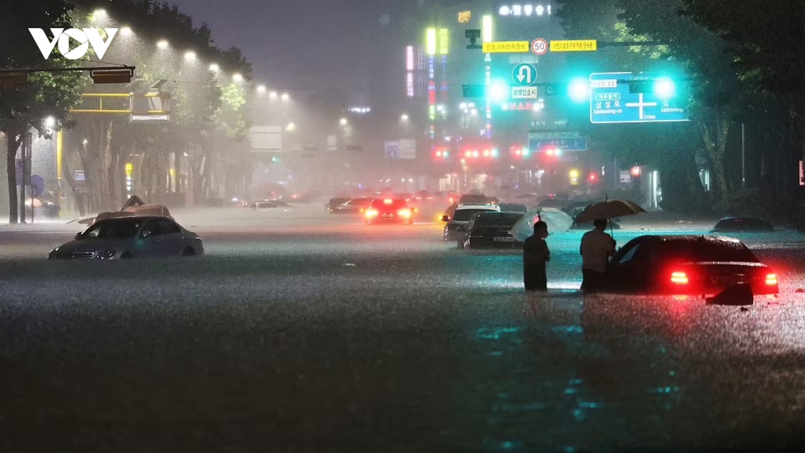 Tổng thống Hàn Quốc họp khẩn vì mưa lũ thế kỷ