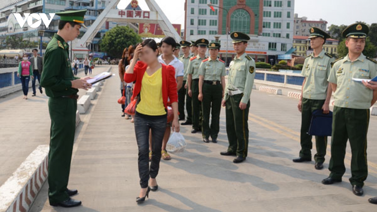 Phụ nữ dễ trở thành nạn nhân buôn bán người vì thích sử dụng mạng xã hội