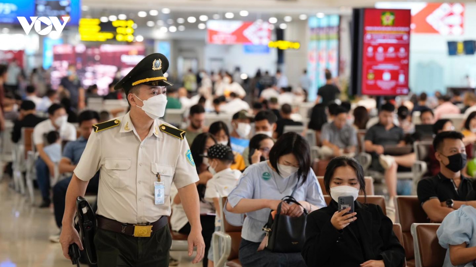 Sân bay Nội Bài dự kiến đón khoảng 73.000 lượt hành khách trong ngày hôm nay