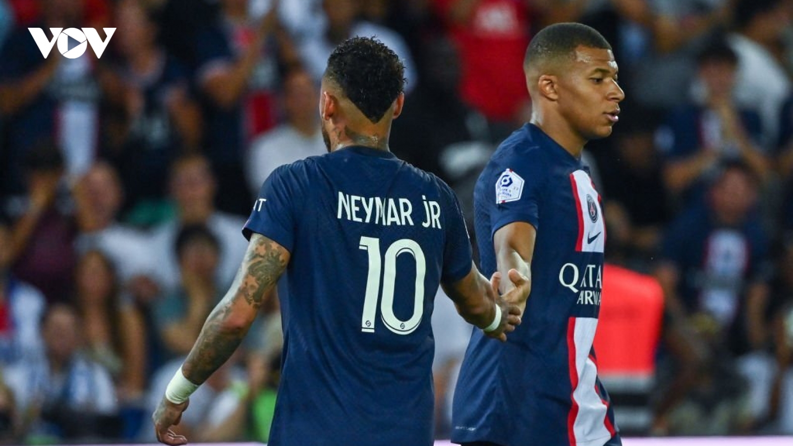 Mbappe muốn Neymar ra đi, PSG ''loạn phòng thay đồ''
