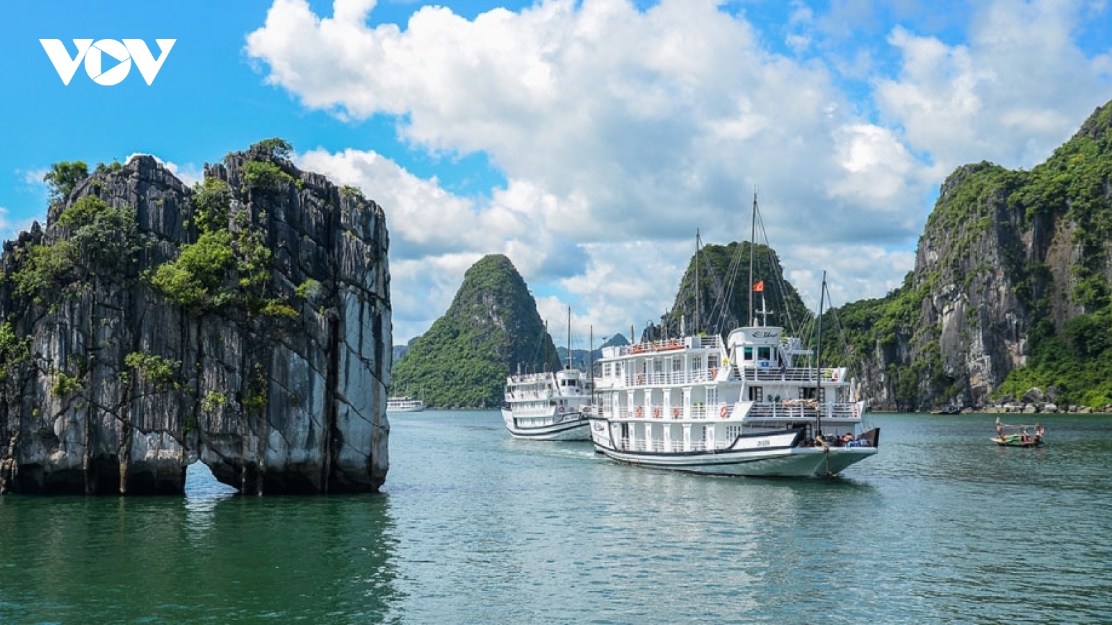 Ha Long Bay named among most beautiful global destinations