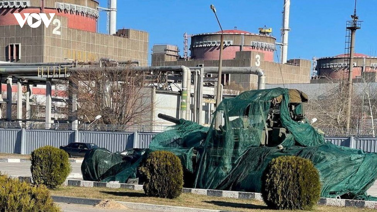 Ukraine tố Nga bắn phá nhà máy điện hạt nhân tại Zaporizhzhia
