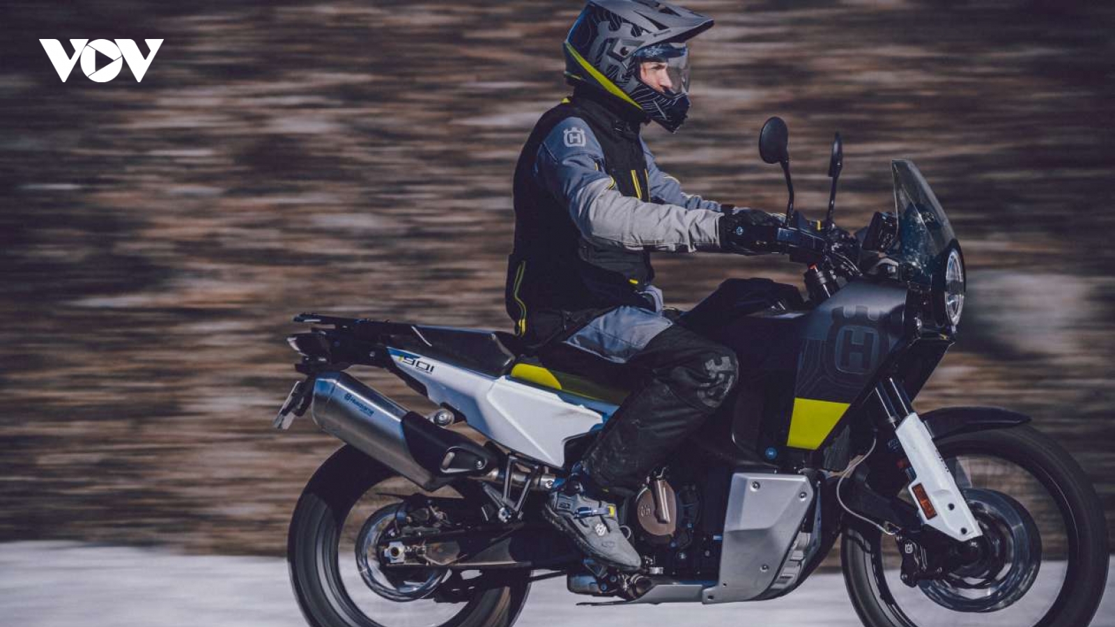 Cận cảnh Husqvarna Norden 901 2022 mới ra mắt