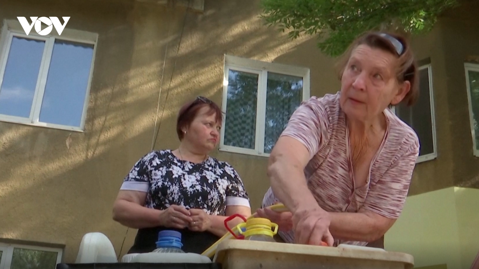 Người dân Ukraine ở vùng chiến sự đối mặt nguy cơ thiếu nước sạch