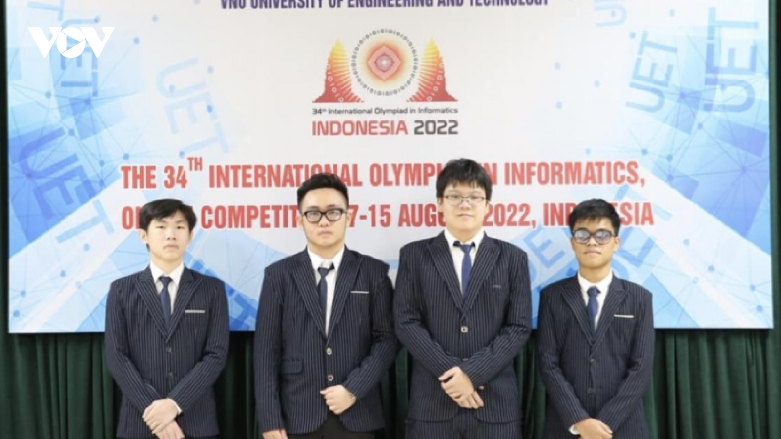 Cả 4 học sinh Việt Nam dự Olympic Tin học quốc tế đều giành huy chương