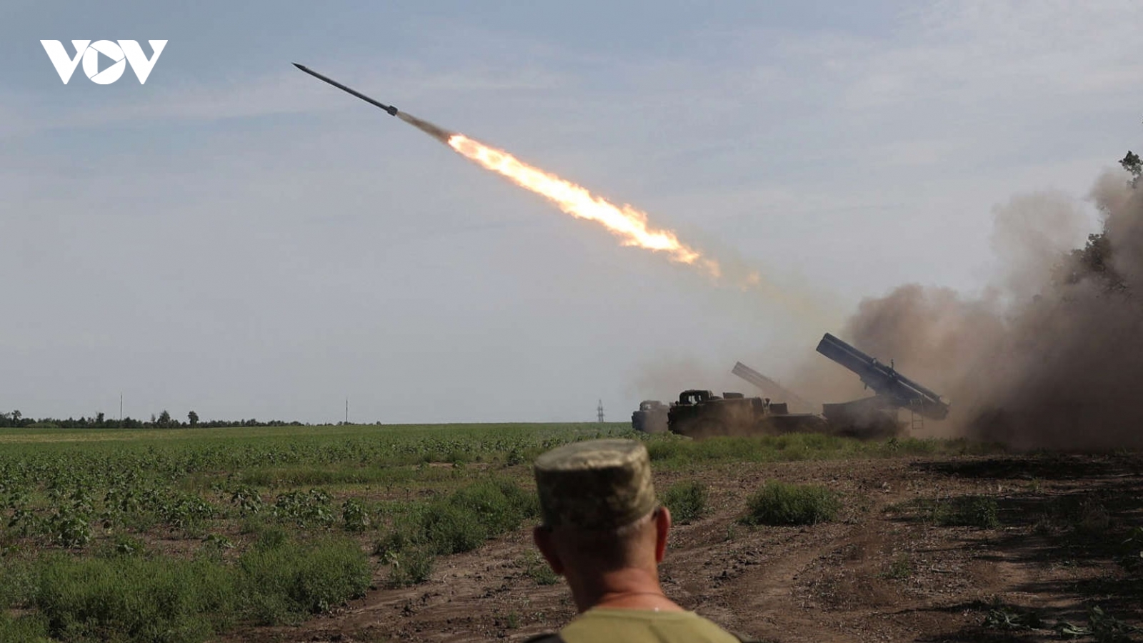 Ukraine chọc thủng phòng tuyến thứ 1, Nga đáp trả quyết liệt