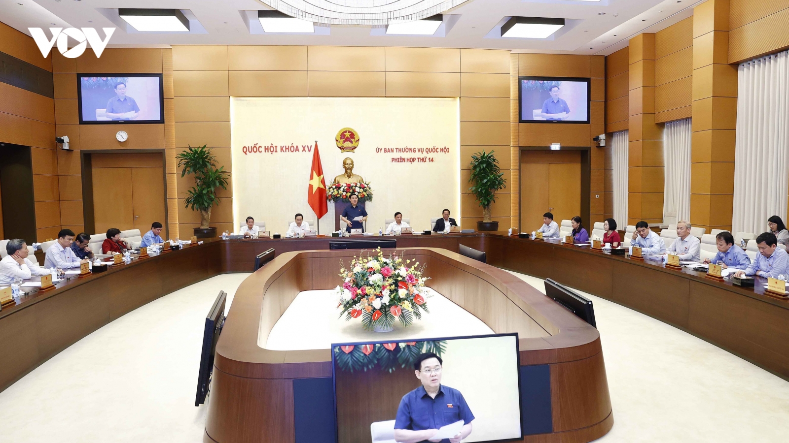 Ủy ban Thường vụ Quốc hội họp phiên chuyên đề thảo luận 8 dự án luật