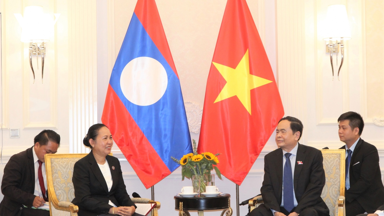 Phó Chủ tịch Quốc hội tiếp xã giao Tổng Thư ký Quốc hội nước CHDCND Lào