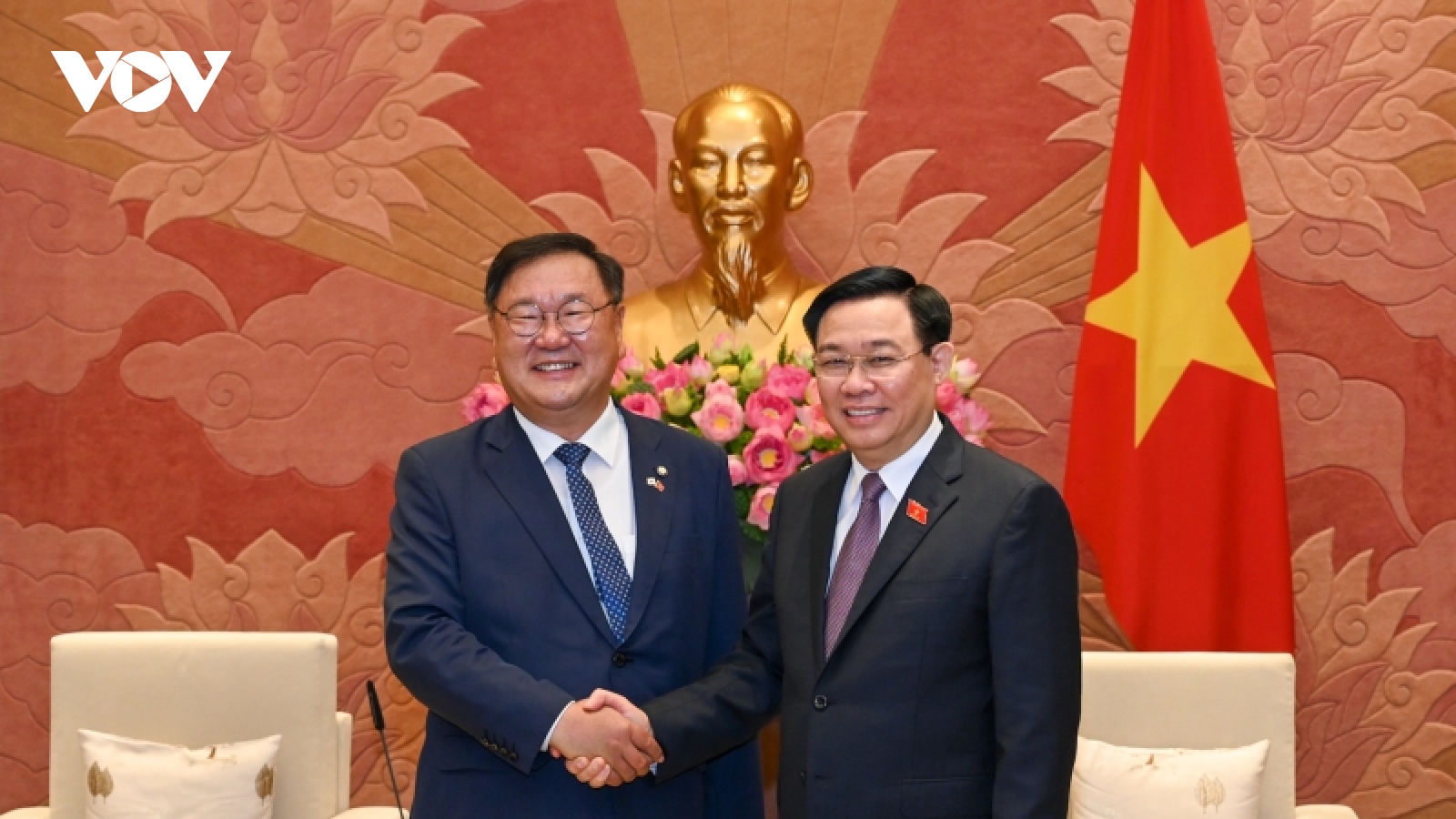 Chủ tịch Quốc hội Vương Đình Huệ tiếp Chủ tịch Nhóm nghị sỹ hữu nghị Hàn - Việt