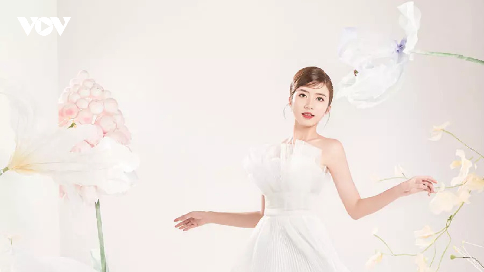 Chuyện showbiz: Ngọc Huyền "Thương ngày nắng về" khác lạ khi làm cô dâu