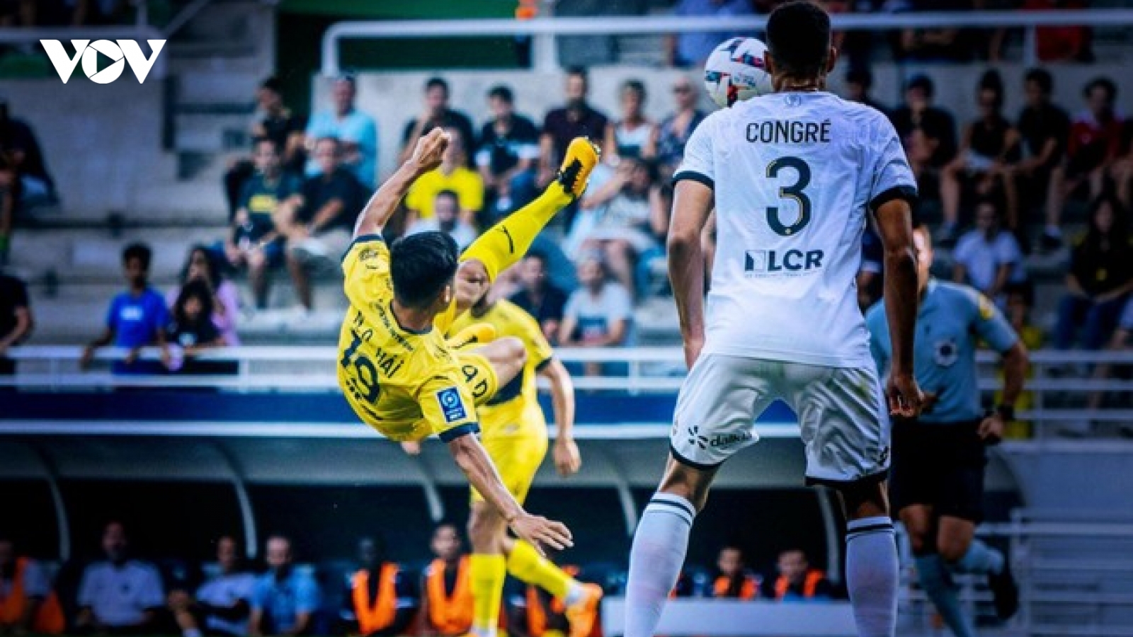 Quang Hải có thống kê buồn ở trận đá chính cho Pau FC