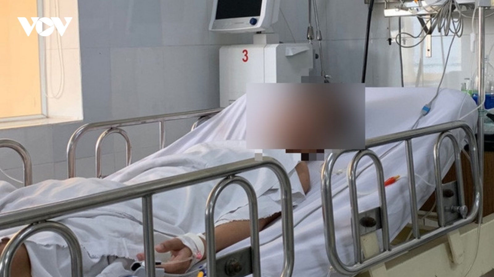 8 sinh viên ở TP.HCM bị ngộ độc rượu, 2 người tử vong, 6 người nhập viện