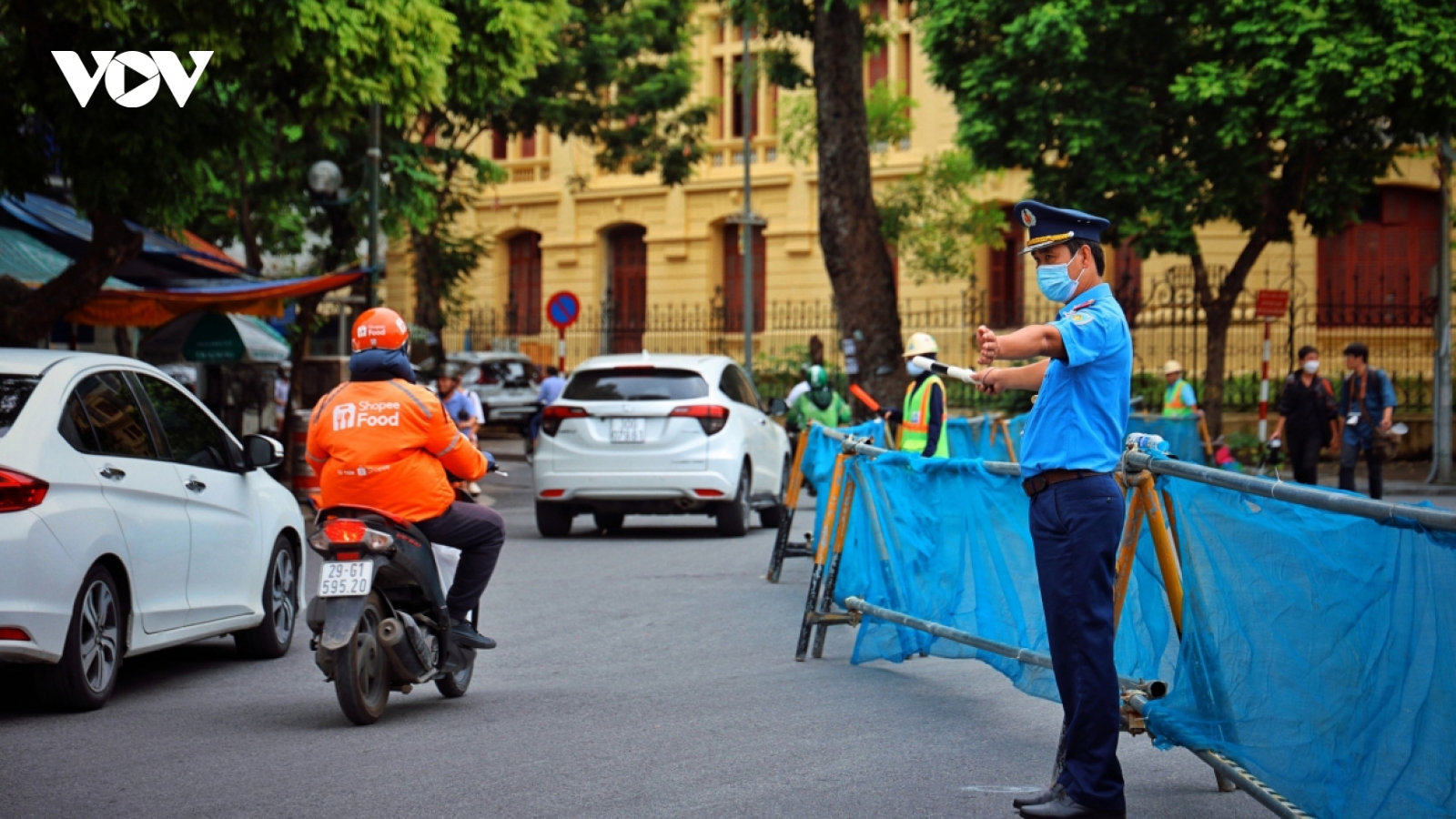 Phân luồng giao thông thi công ga ngầm S12 tuyến Nhổn - Ga Hà Nội