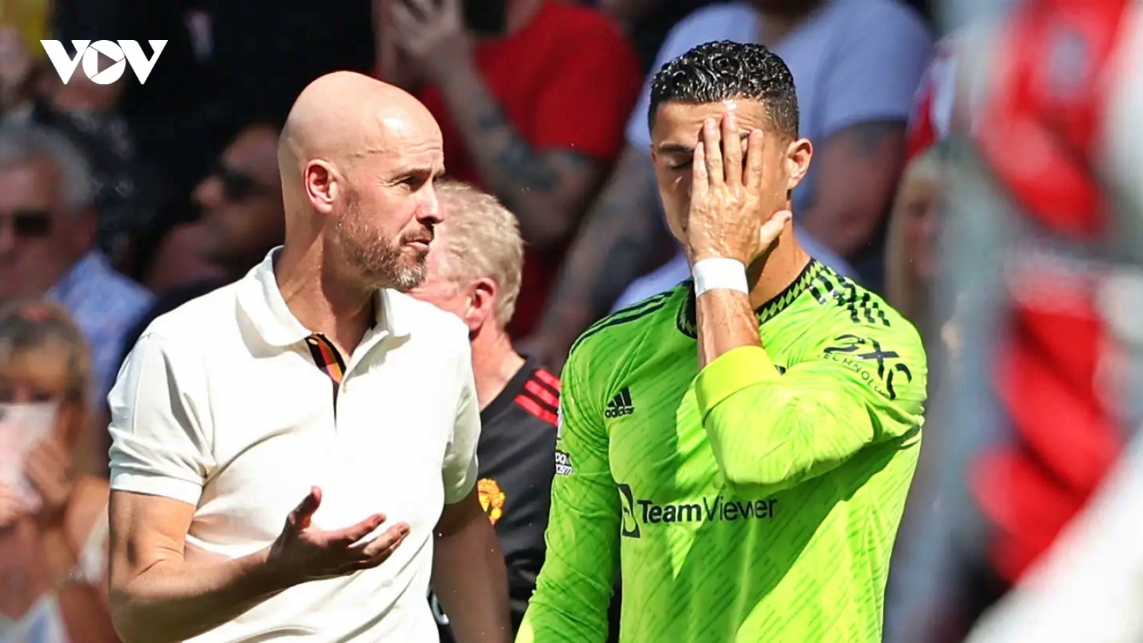 Các cầu thủ MU mong Ronaldo sớm ra đi