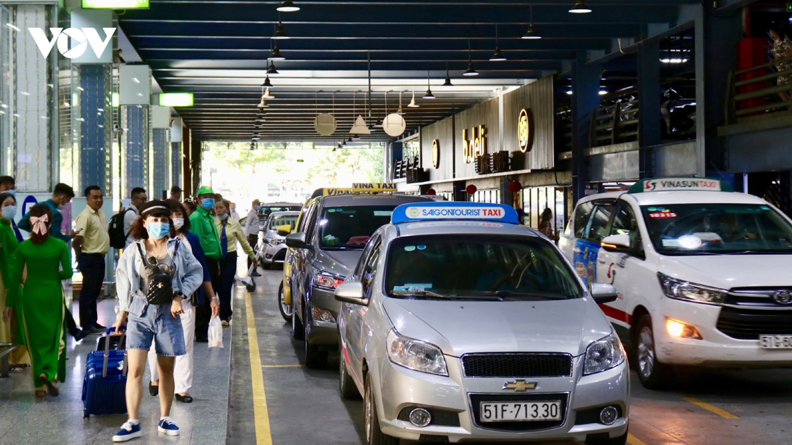 Ngăn chặn ùn tắc, taxi không "hét giá" ở sân bay dịp nghỉ lễ 2/9