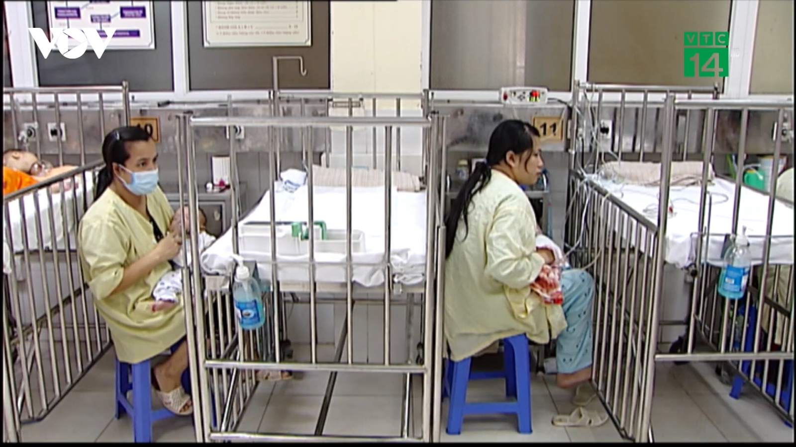 Chuyển mùa, trẻ mắc bệnh hô hấp tăng