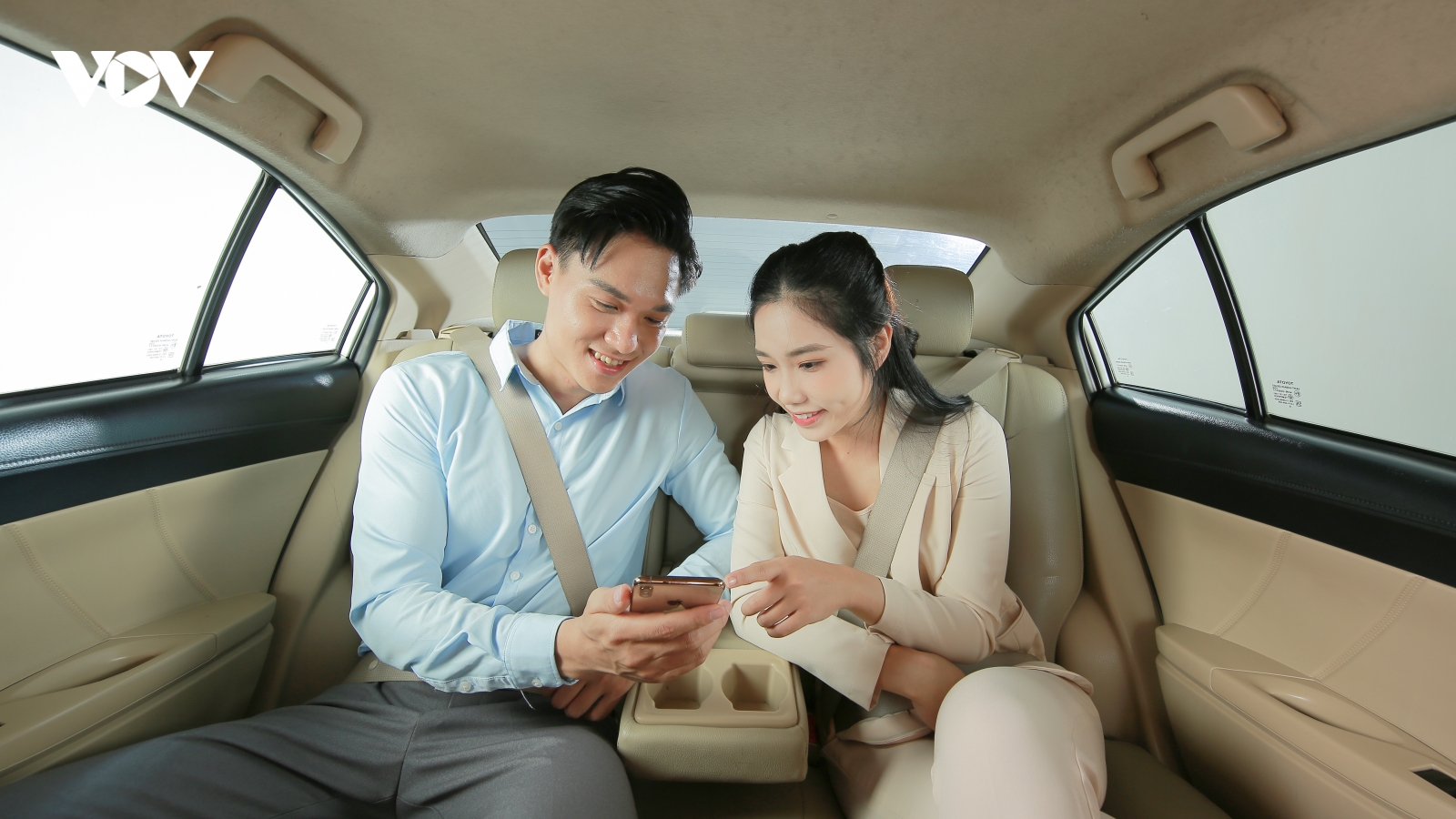 Ví VNPAY "bao" đi taxi miễn phí, khách hàng thi nhau trải nghiệm