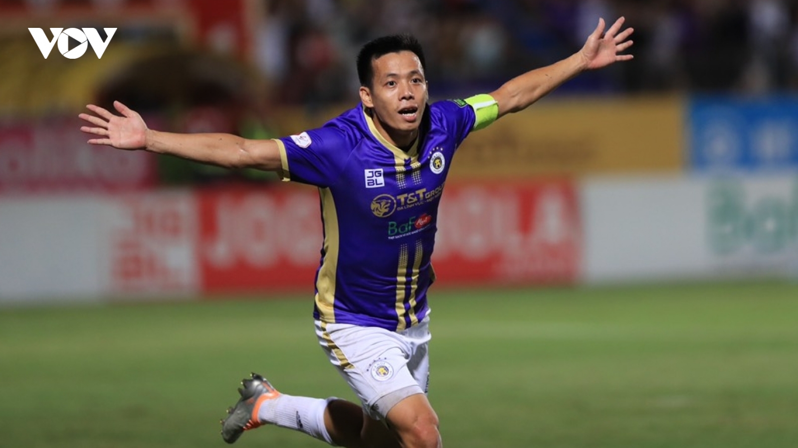 Hà Nội FC vô địch lượt đi V-League 2022: Dấu ấn thủ lĩnh của Văn Quyết