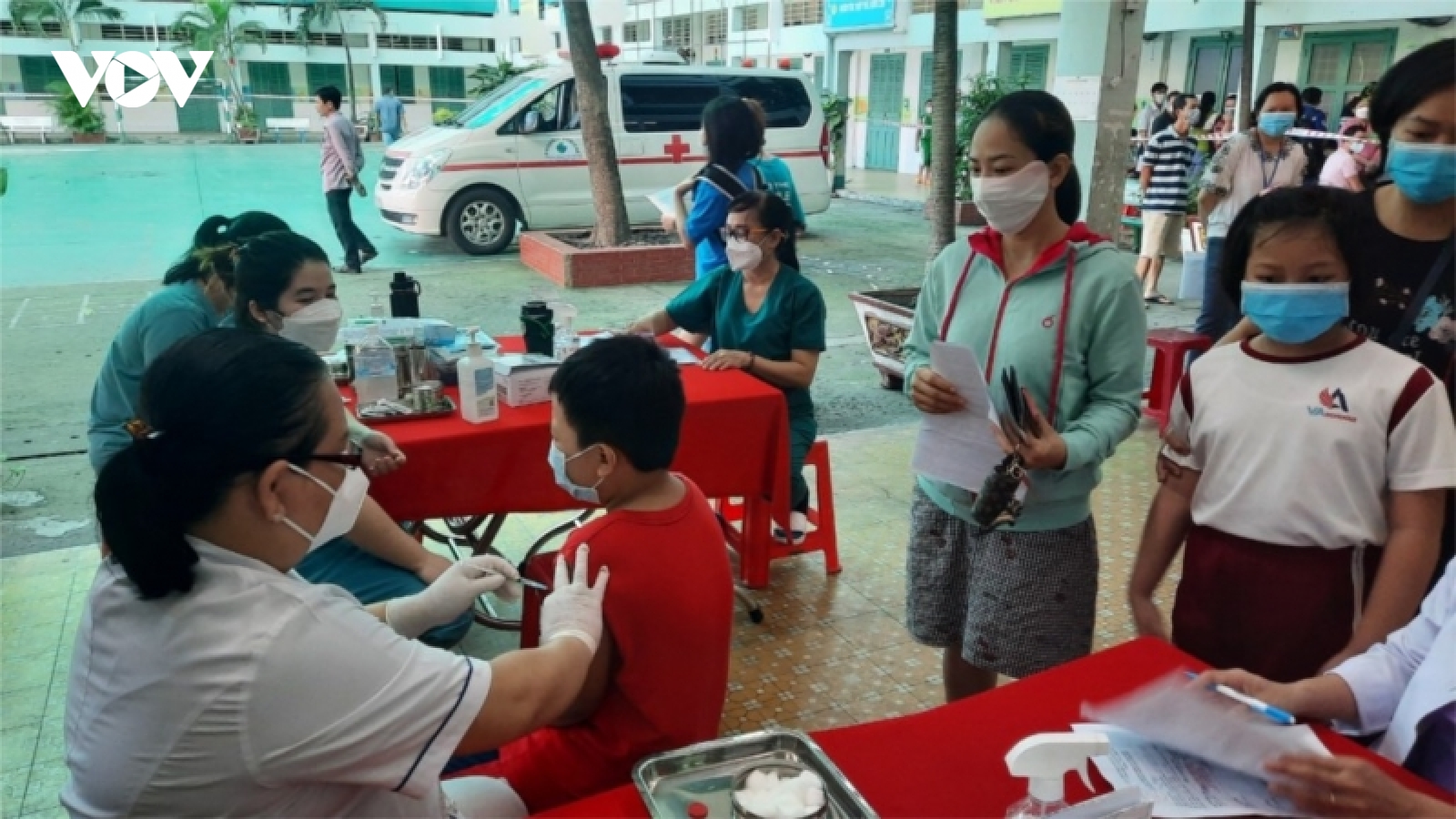 TP.HCM triển khai tiêm vaccine COVID-19 lưu động cho học sinh