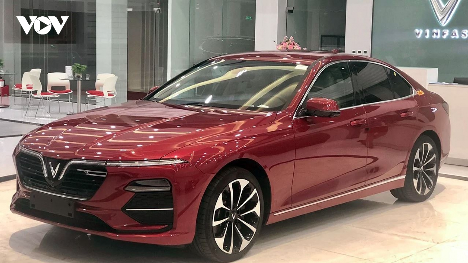 Dừng bán hàng, VinFast vẫn xuất ra hơn 2.000 xe động cơ xăng