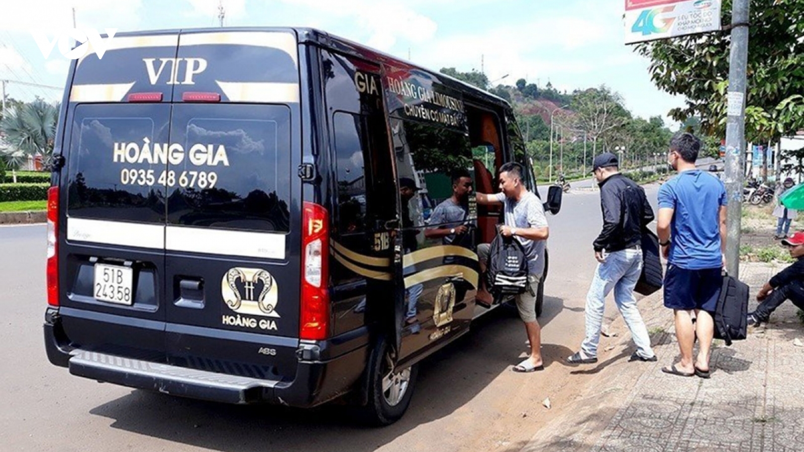 Không có chuyện cấm xe Limousine kinh doanh chở khách như tin đồn