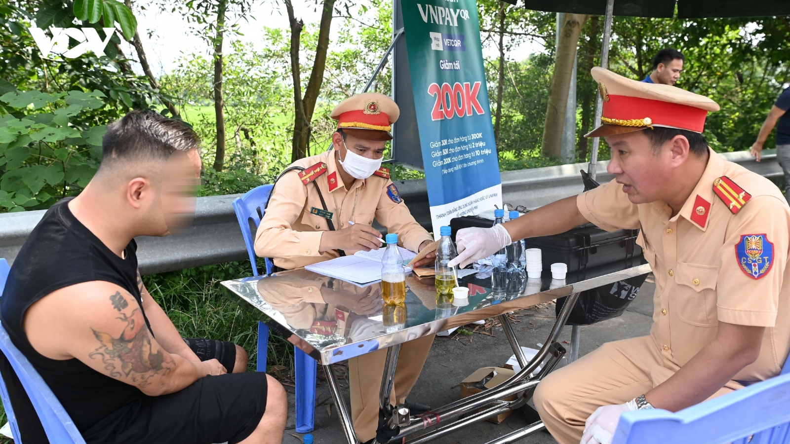 Phát hiện tài xế dương tính với ma túy trên cao tốc Nội Bài - Lào Cai