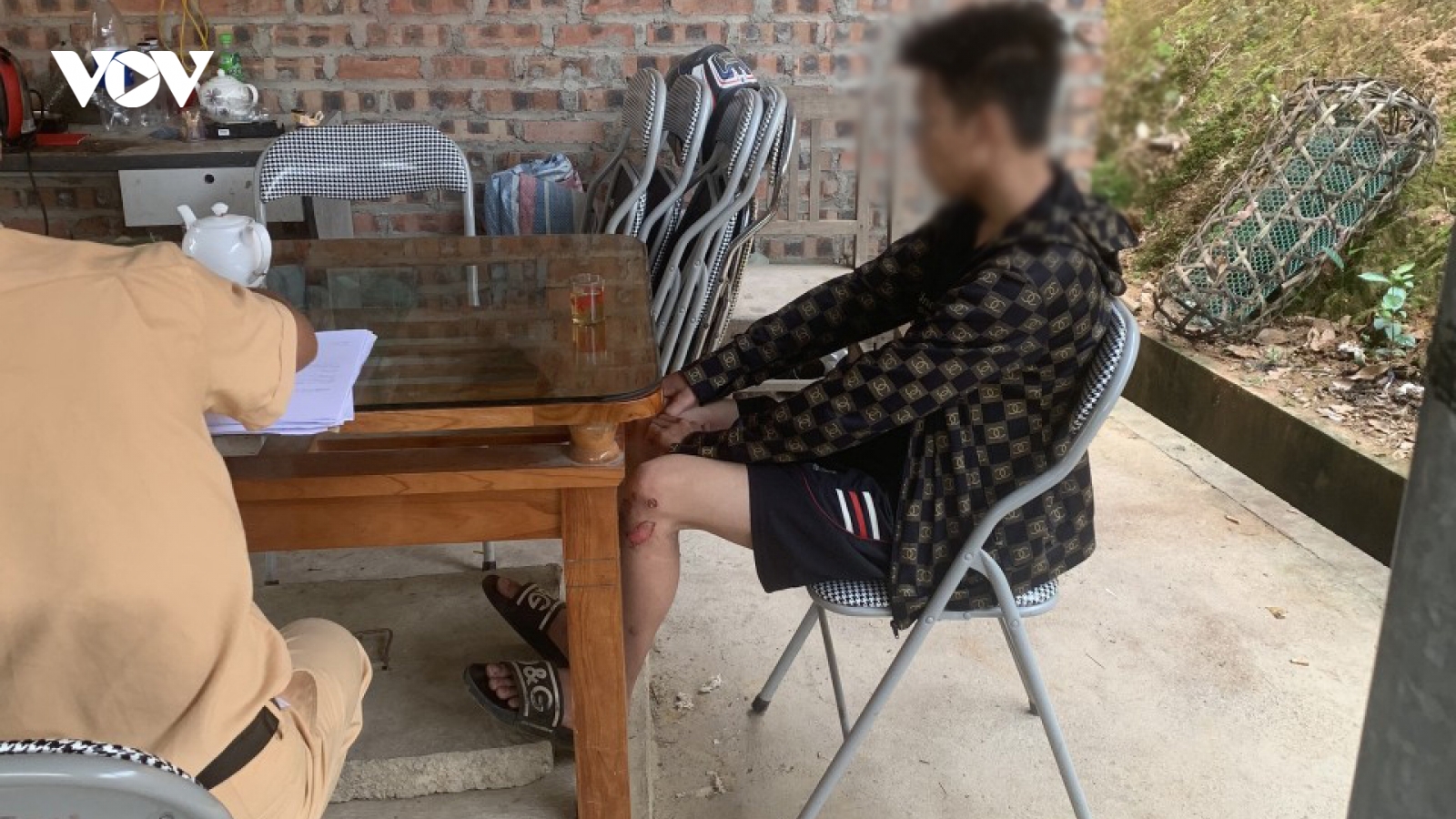 Thanh niên lái xe "bốc đầu" trong clip trên mạng xã hội: Phạt tiền, giữ xe
