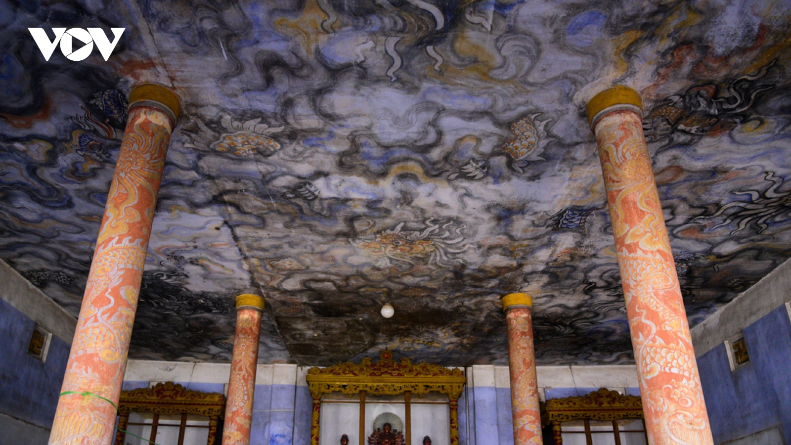 Cận cảnh di dời tòa chánh điện chùa Diệu Đế tại Huế