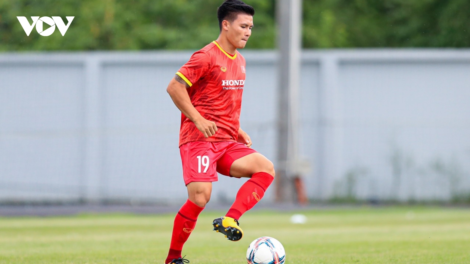 Quang Hải muốn dự AFF Cup, sẽ làm việc với Pau FC để về khoác áo ĐT Việt Nam