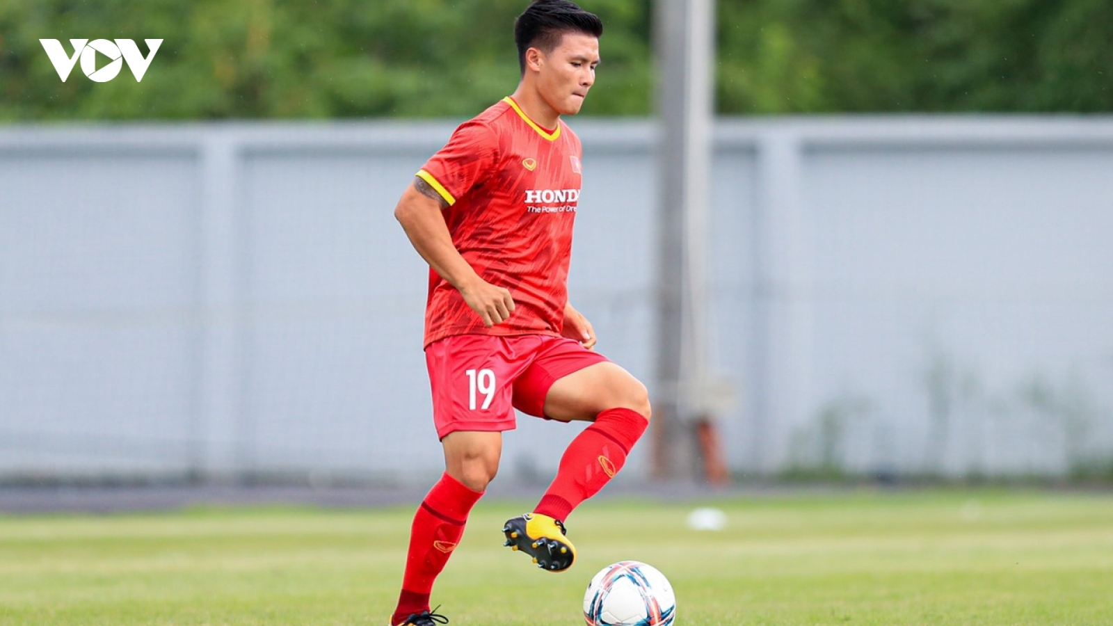 Quang Hải muốn dự AFF Cup, sẽ làm việc với Pau FC để về khoác áo ĐT Việt Nam