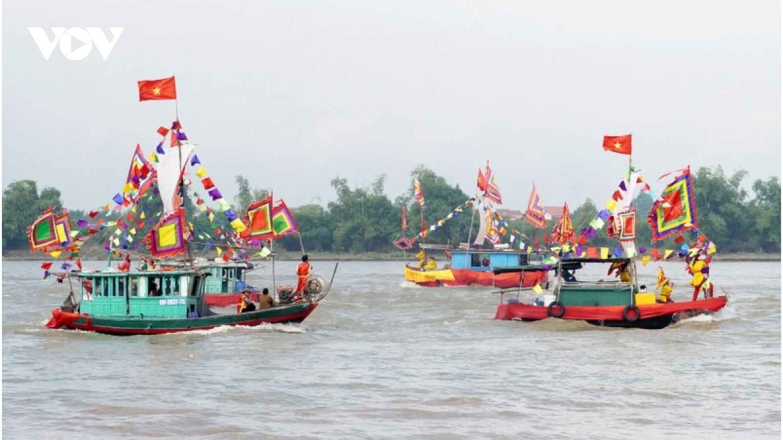 Con Son – Kiep Bac Autumn Festival excites crowds in Hai Duong