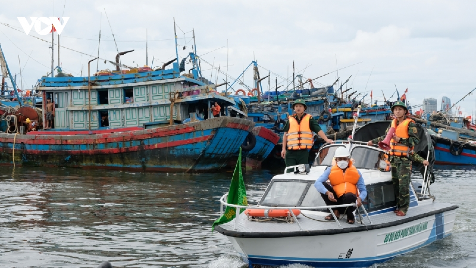 Bộ GTVT: Đảm bảo giao thông thông suốt, đưa tàu thuyền về khu neo đậu an toàn