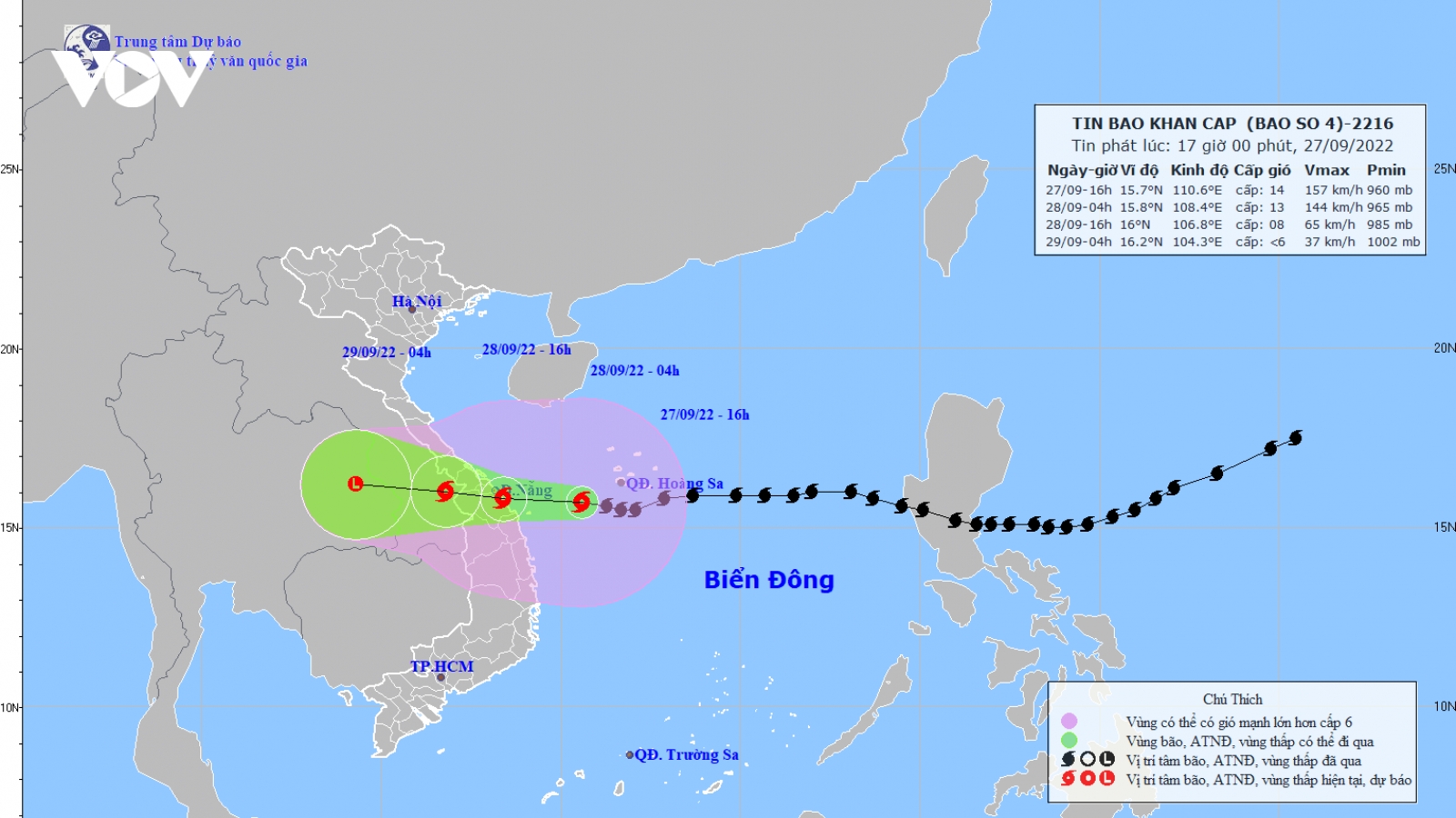 Bão số 4 còn cách đất liền khu vực Đà Nẵng - Quảng Ngãi khoảng 210km