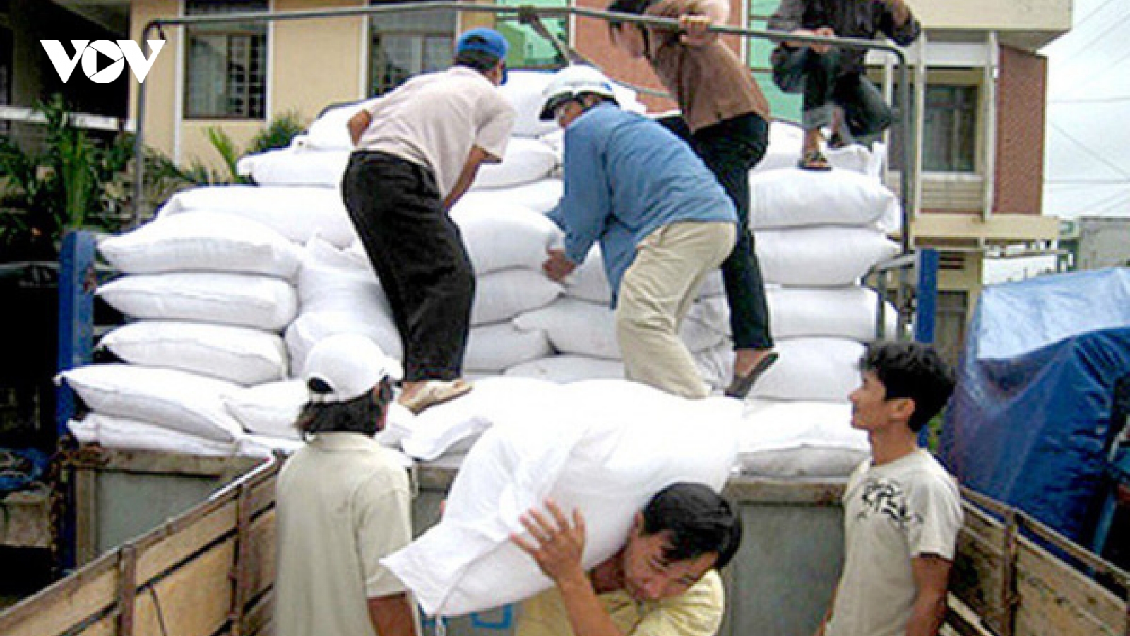 Hỗ trợ gạo cho 2 tỉnh Sóc Trăng, Nghệ An
