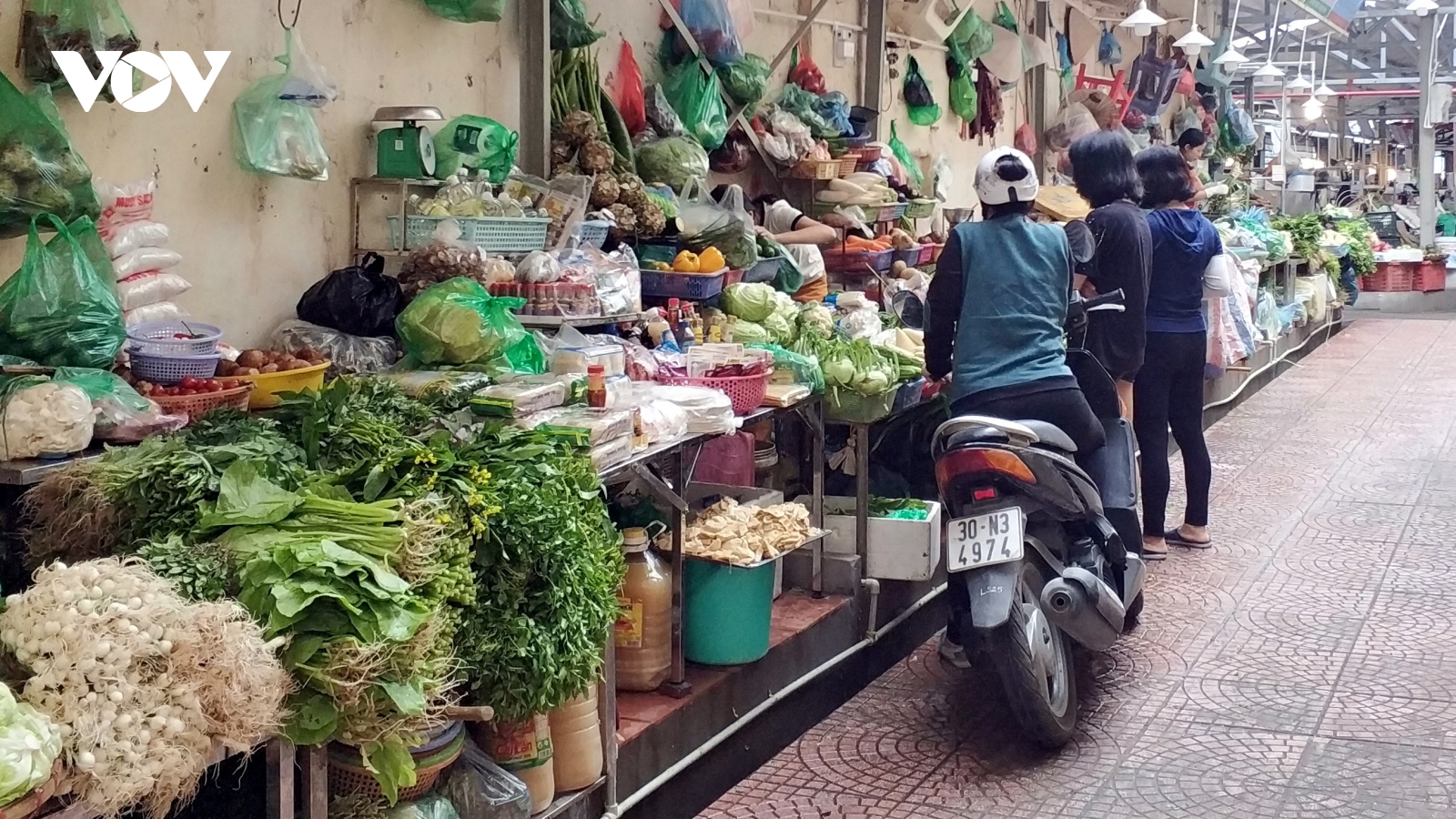 "Bão giá” khiến người dân muốn "đủ ăn lại không đủ mặc", doanh nghiệp bế tắc