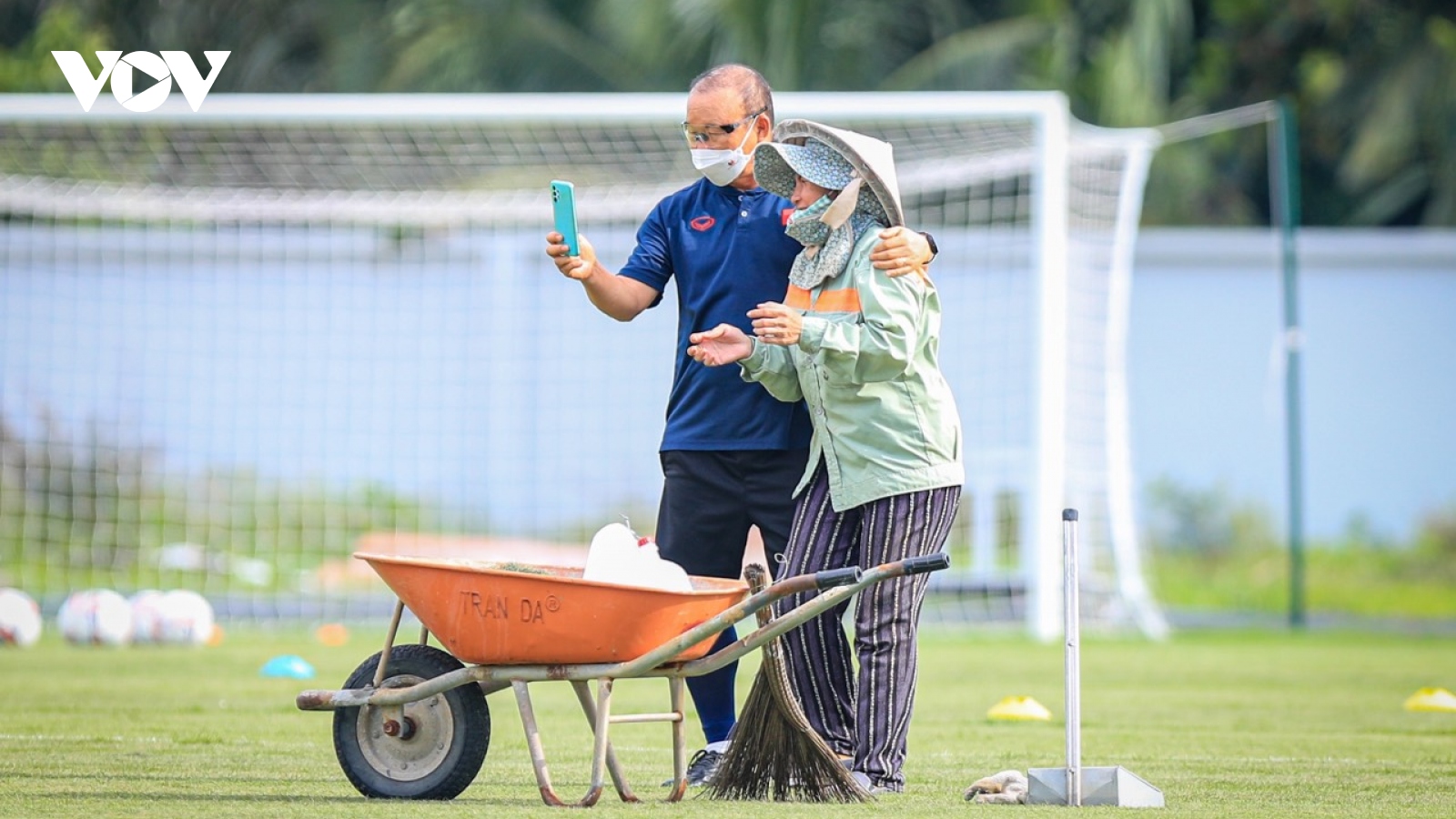 HLV Park Hang Seo “gây sốt cộng đồng mạng” trước trận đấu với ĐT Singapore