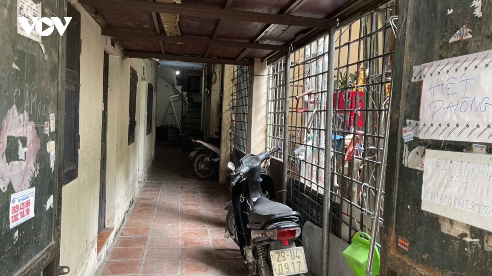 Tân sinh viên chật vật tìm nhà trọ ở Hà Nội