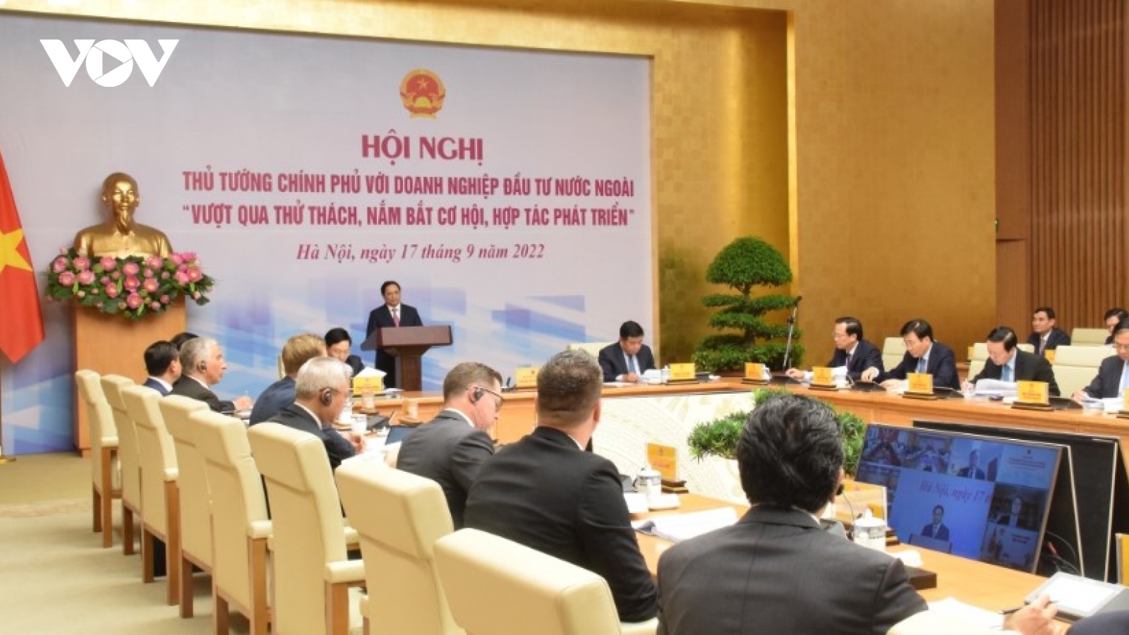 Vietnam pledges to create the best business environment for foreign investors 