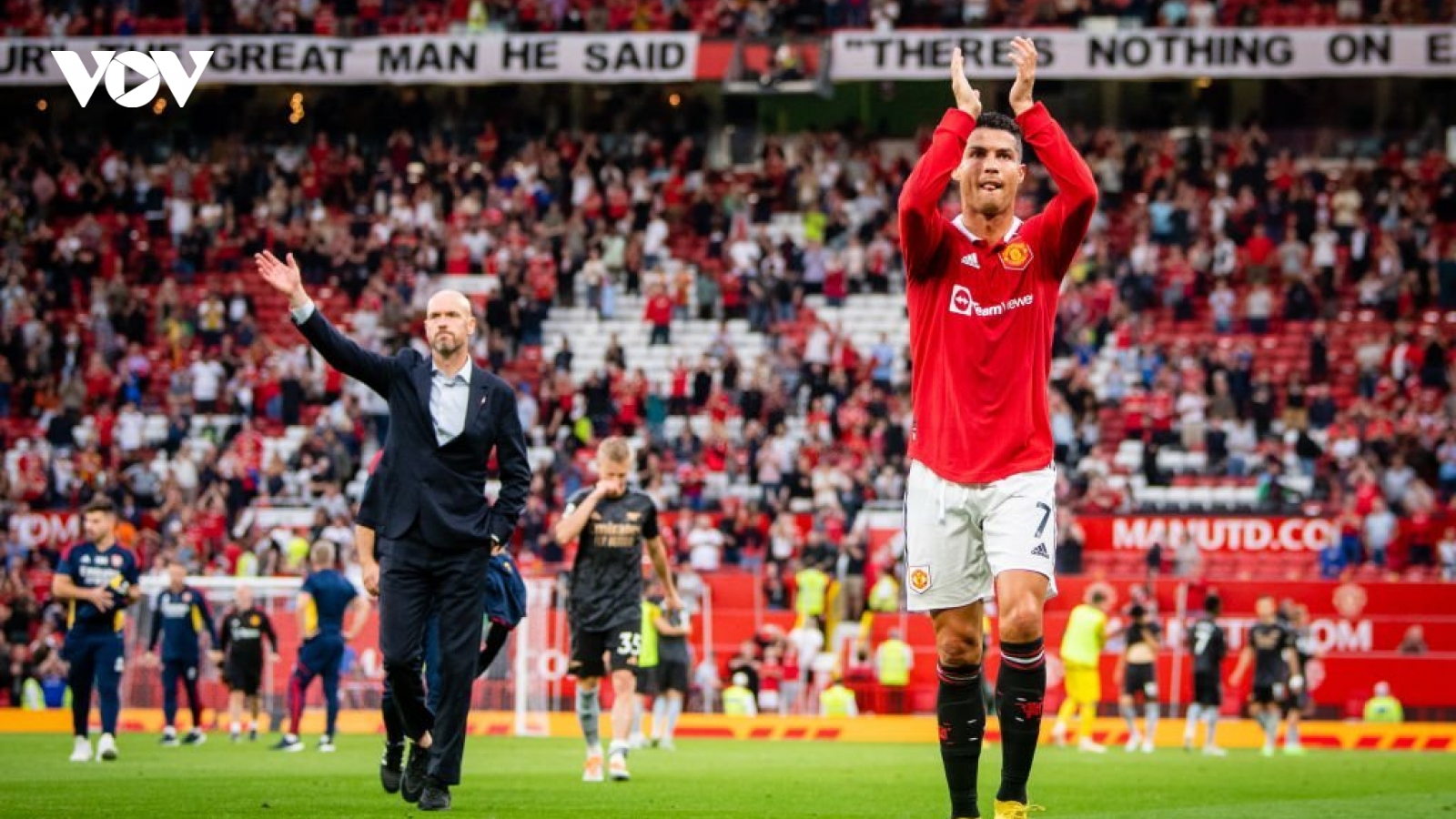 Ronaldo “tươi như hoa” khi Antony tỏa sáng cho MU