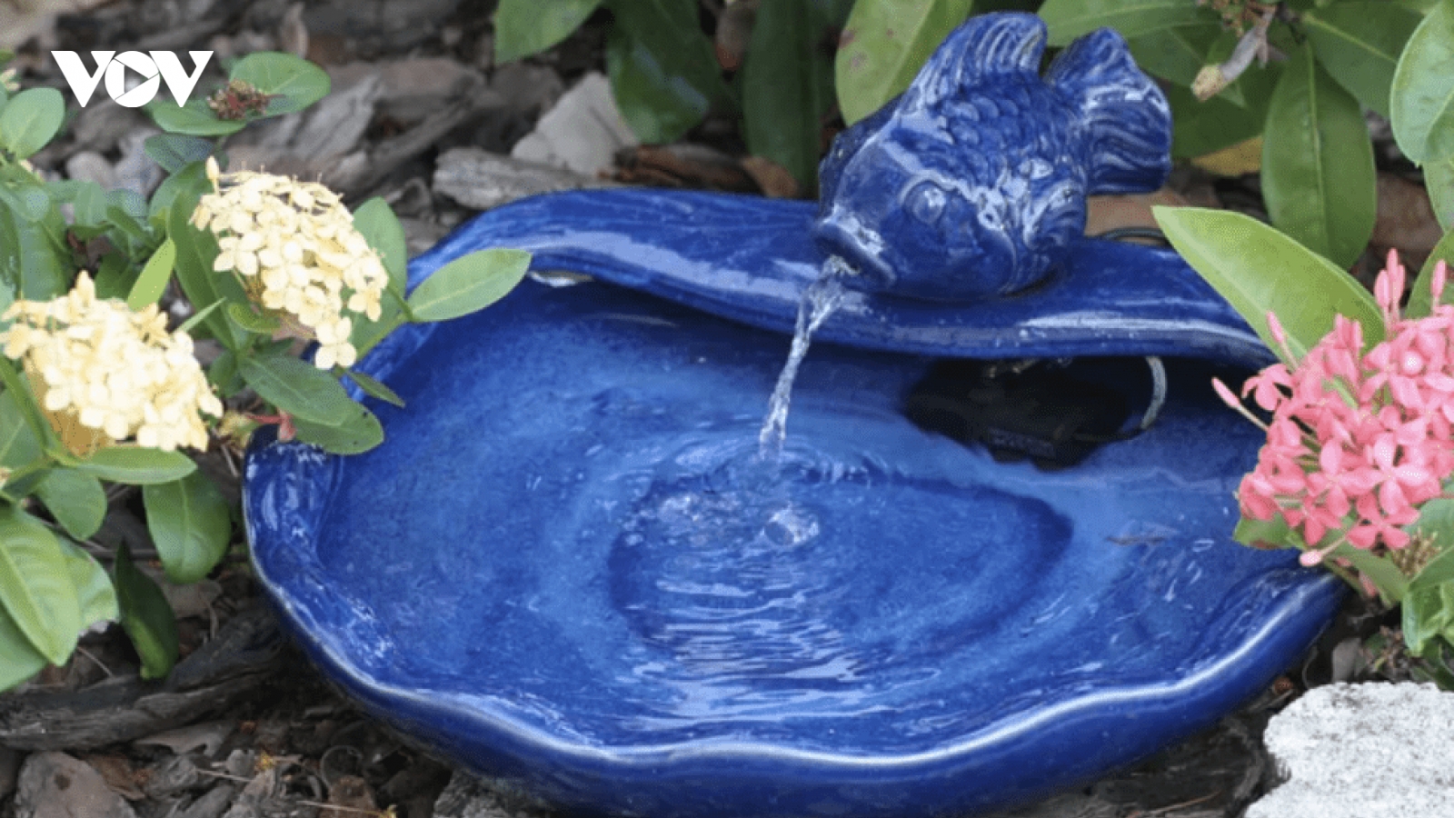 Cách thiết kế đài phun nước sân vườn độc lạ