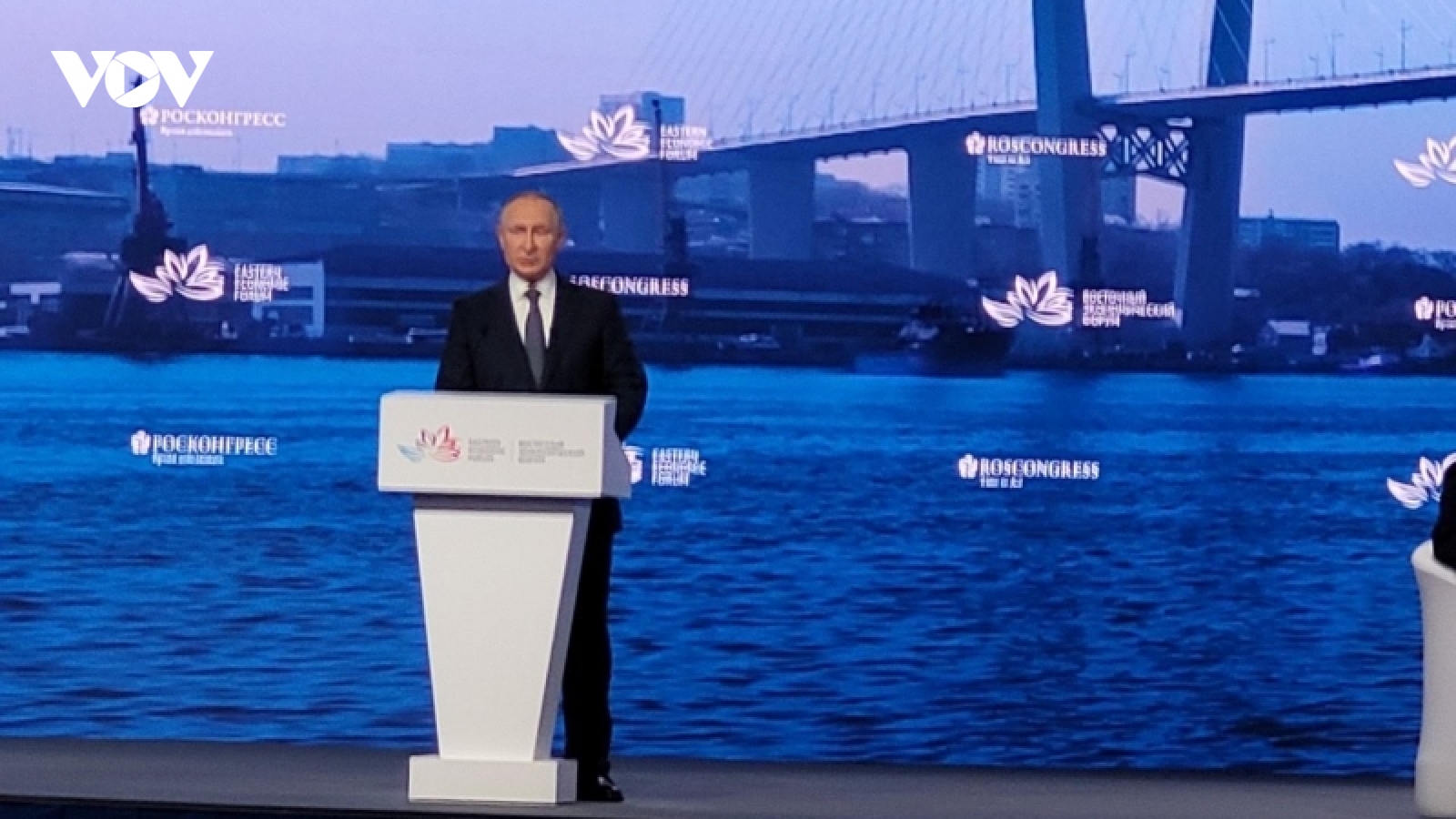 Tổng thống Putin: Kinh tế Nga vẫn đứng vững trước lệnh trừng phạt của phương Tây