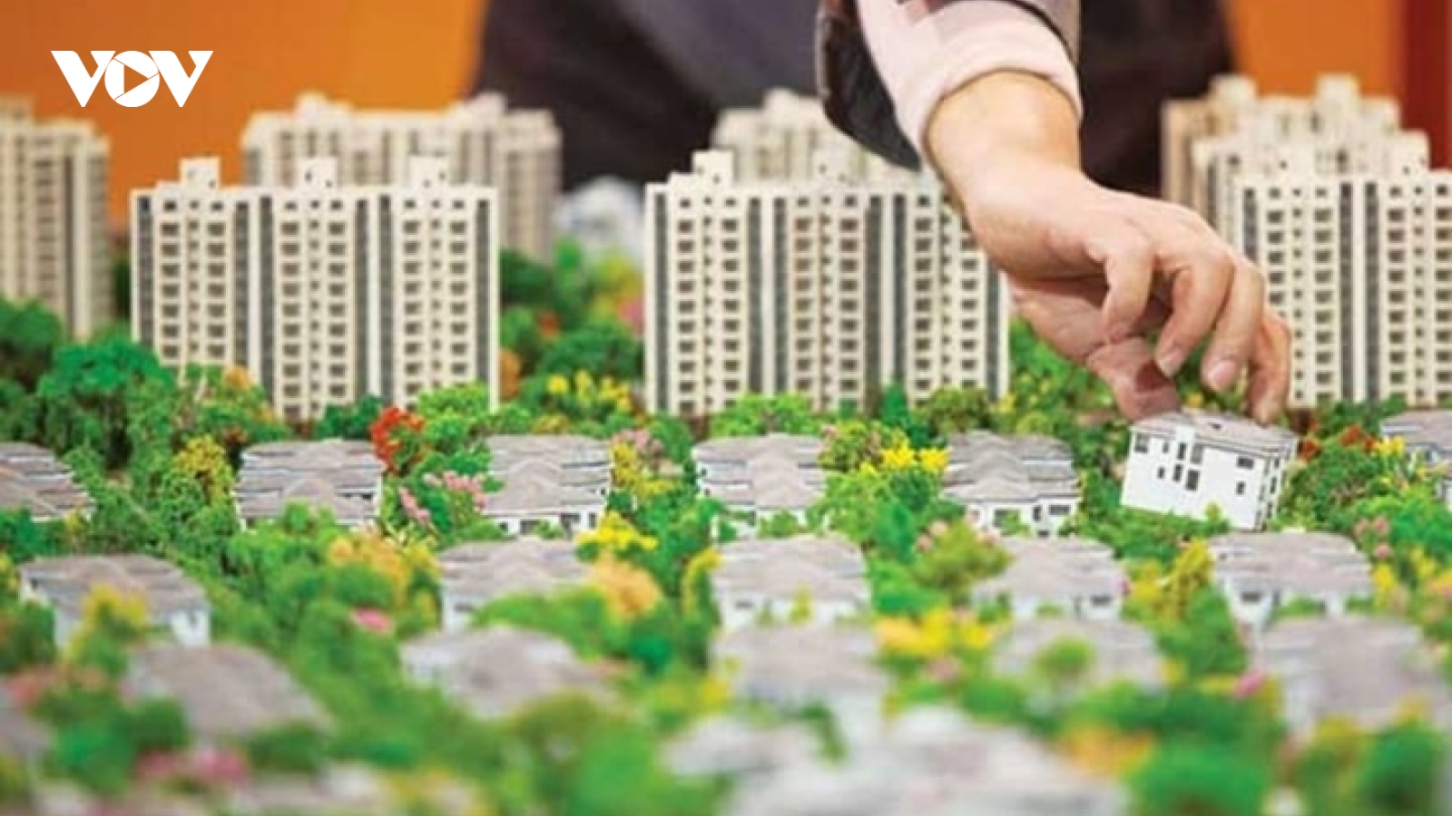 Thị trường bất động sản đứng im, nhà đầu tư cắt lỗ vẫn ế ẩm