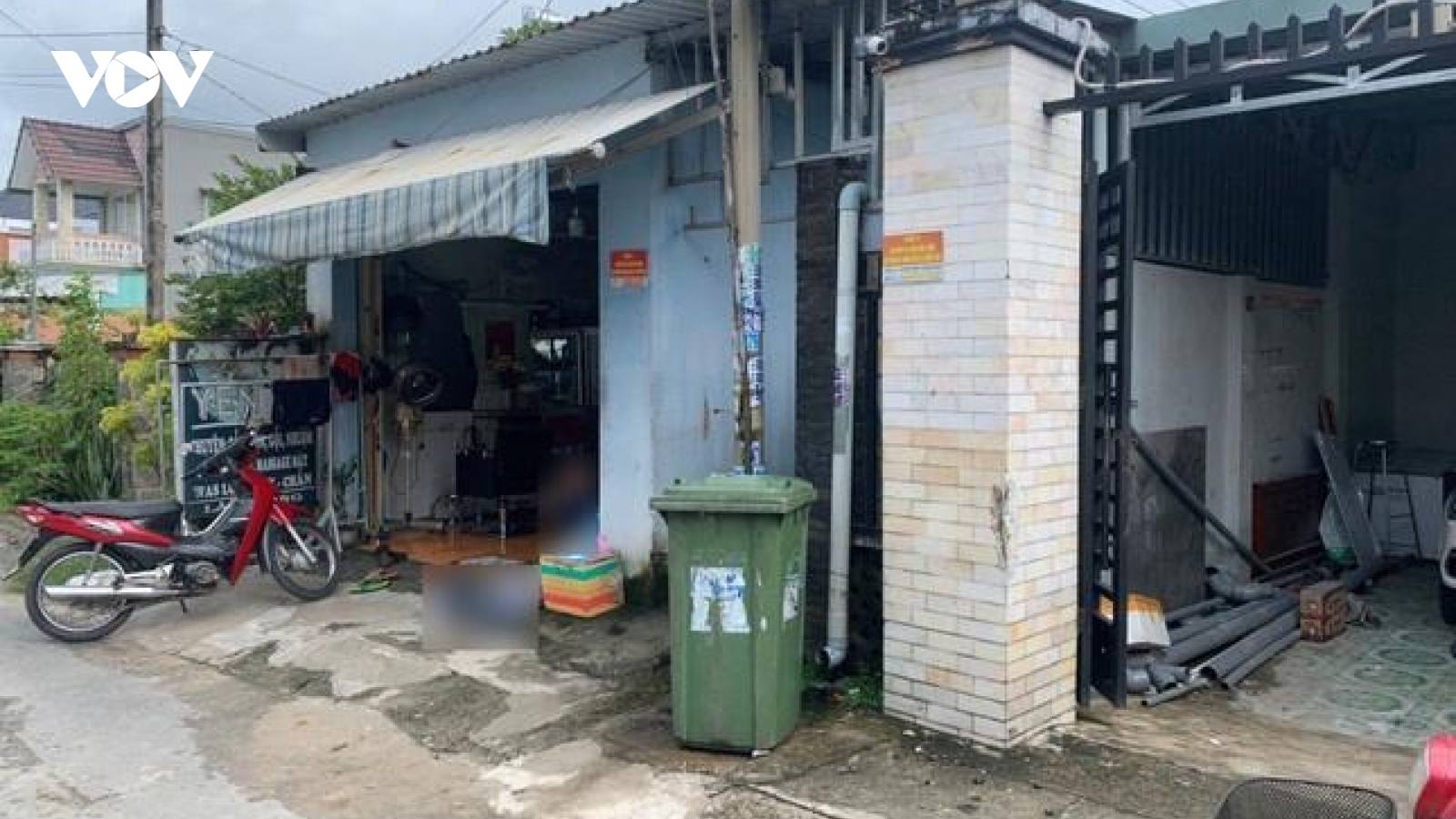Bé trai 14 tuổi tử vong bất thường trong nhà trọ ở TP.HCM