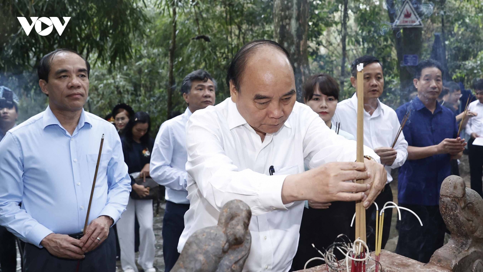 Chủ tịch nước dâng hương tại Khu di tích Quốc gia đặc biệt Tân Trào