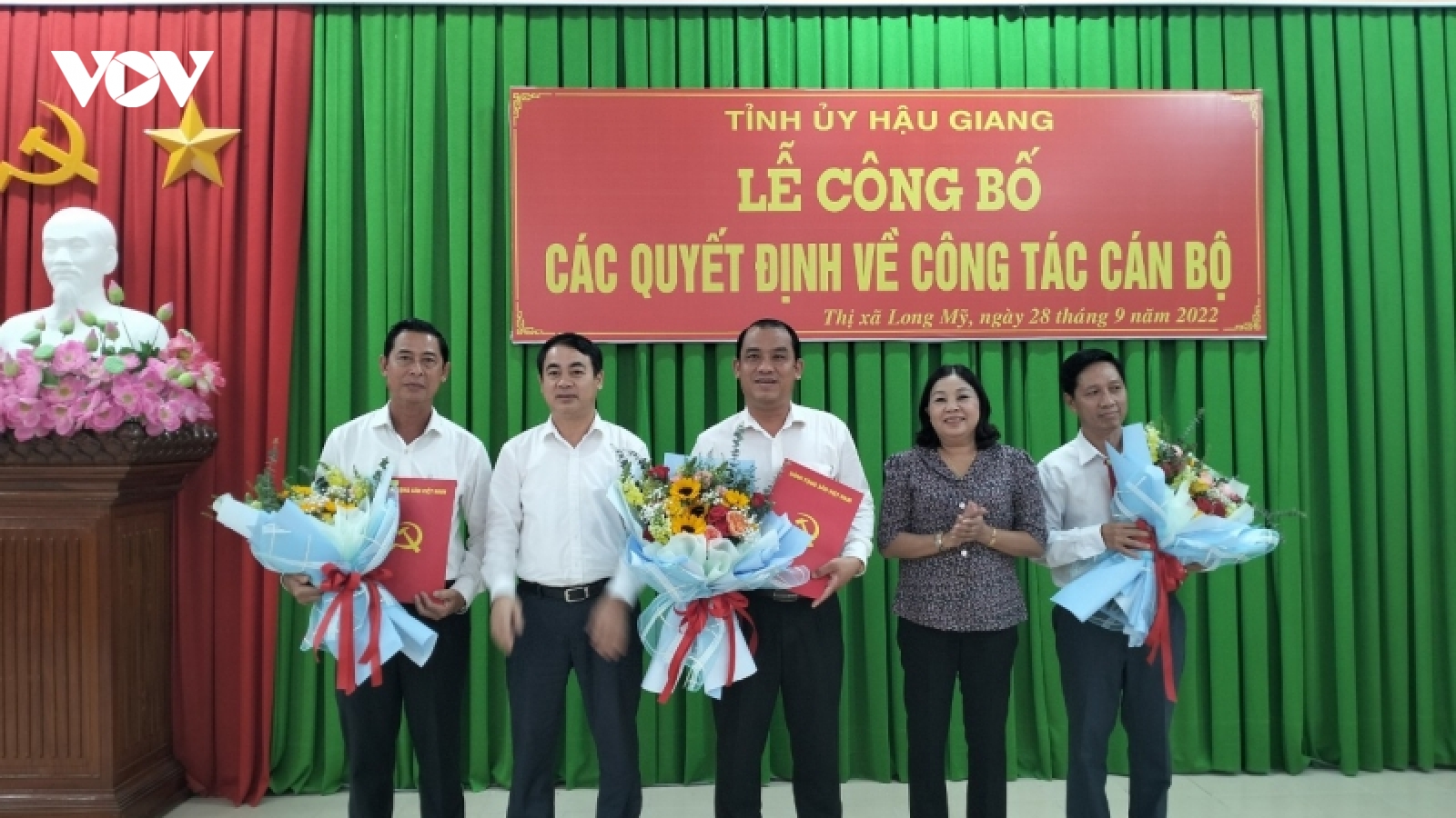 Hậu Giang điều động, luân chuyển nhiều cán bộ